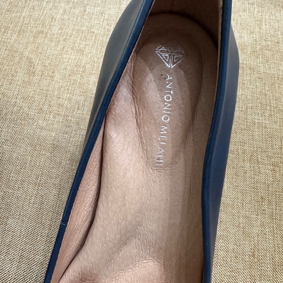 Antonio Melani Elynda Leather Navy Pumps - Picture 4 of 7